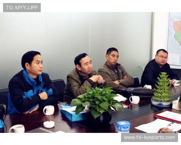 琑队如何提升球员商业合作的职业化能力，如何提高业余足球队的凝聚力